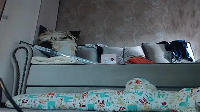 madamss12 from StripChat