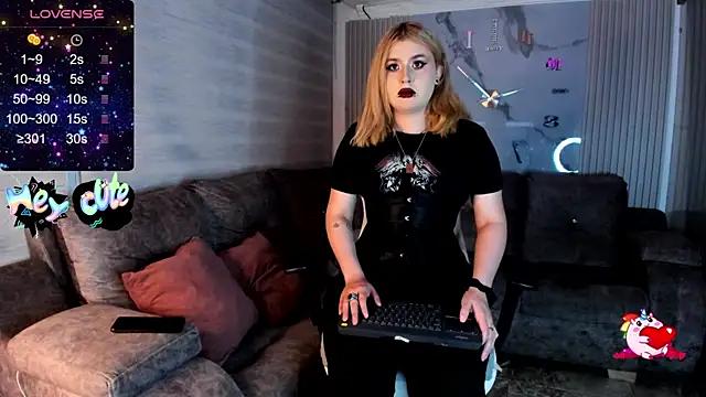 Madamxraven from StripChat