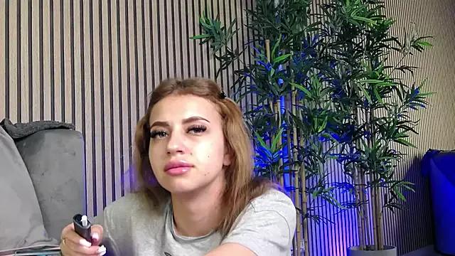 MaddieRay from StripChat