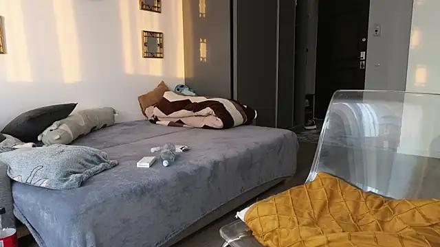 Maddyem from StripChat