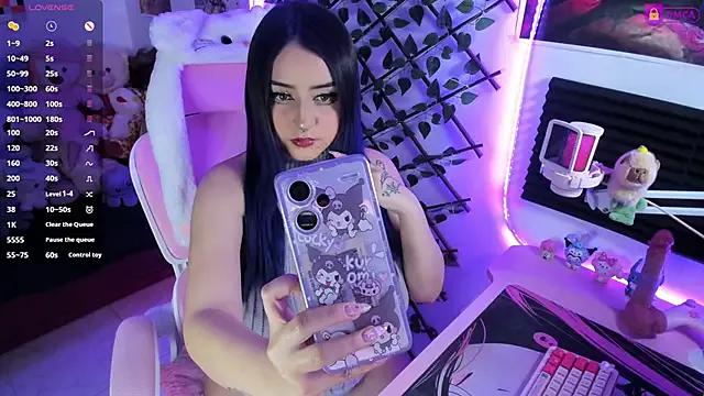 MaddyFooxx from StripChat is Freechat