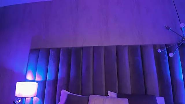 MaddyTompson from StripChat is Freechat