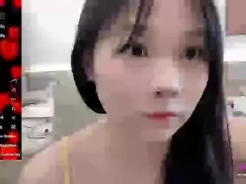Madelia-18 webcams show profile image 