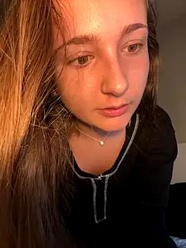 MadilynX777 webcams show profile image 