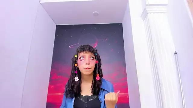 MadyStarkx from StripChat is Freechat