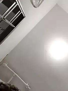 Maeefilha218 from StripChat
