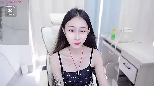 Maevew from StripChat is Freechat