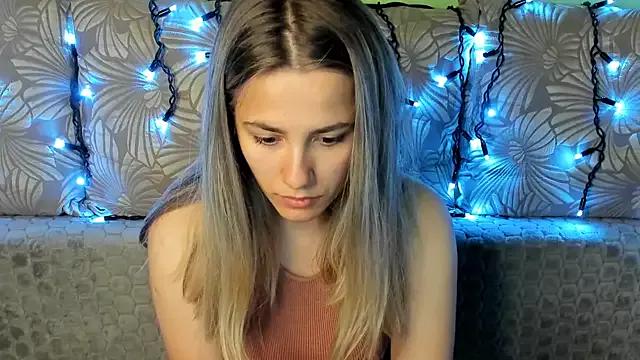 Photos of MaggieCake from StripChat is Freechat