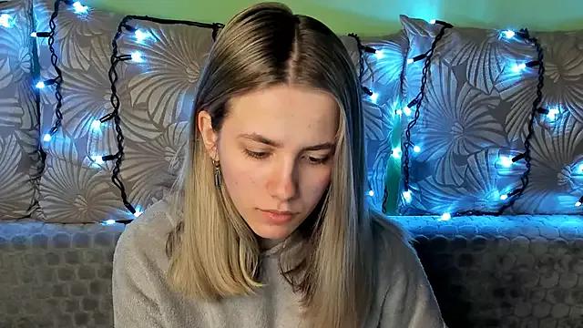 MaggieCake from StripChat