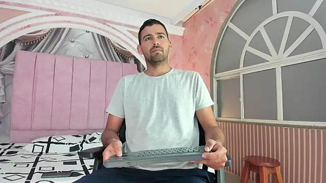 Photos of Magnus_jafar from StripChat is Freechat