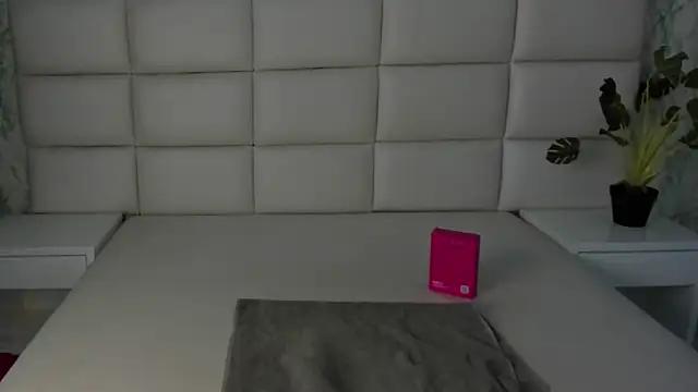 MAIA_CUTE from StripChat
