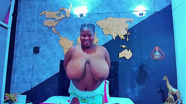 Maiam__Rossi from StripChat