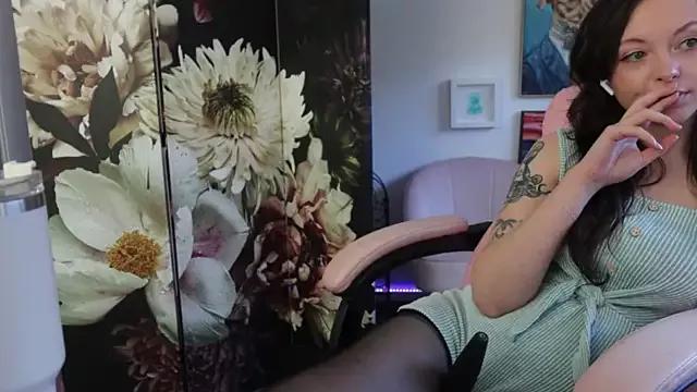 makiyahbelle from StripChat is Freechat