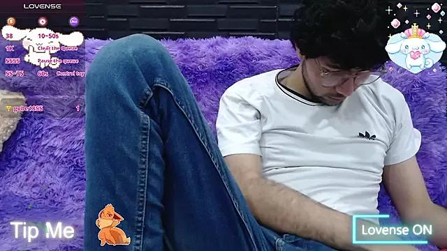makizenin_ from StripChat is Freechat