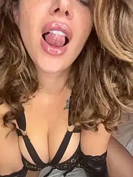 Malasantababy from StripChat