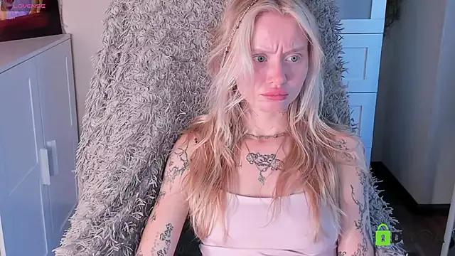 MalenaErnman from StripChat is Freechat