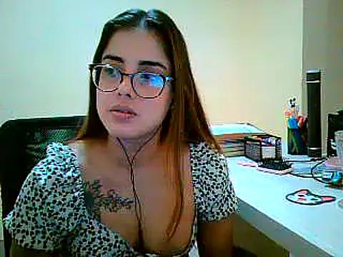 Maliamiller webcams show profile image 