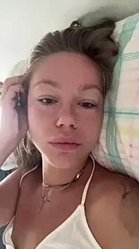 MalunaMoon webcams show profile image 
