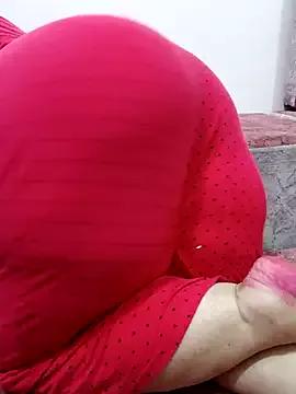 Mama_Queeen from StripChat