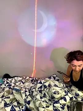 mamacitamilk from StripChat