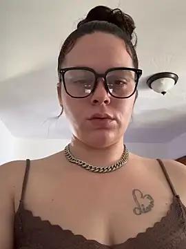MamaSpicy from StripChat