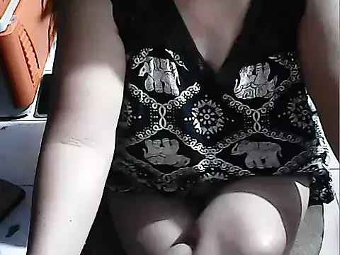 mamavia088 from StripChat
