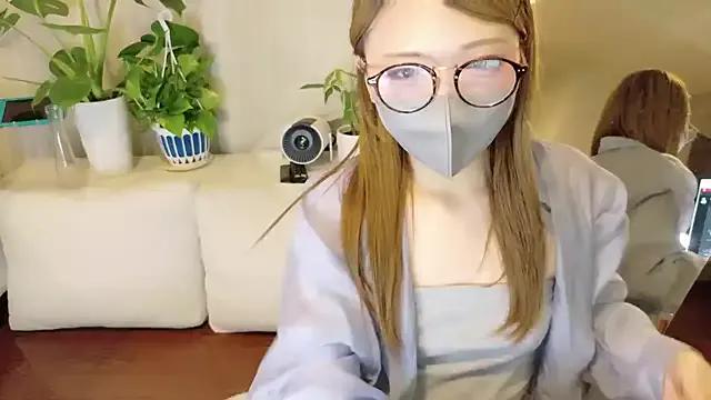 mami-pokoch from StripChat