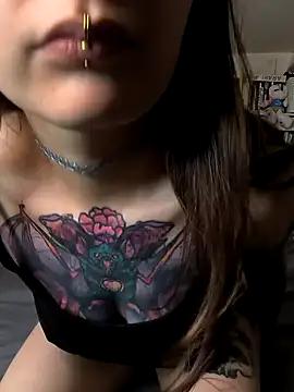 mamiedonuts from StripChat