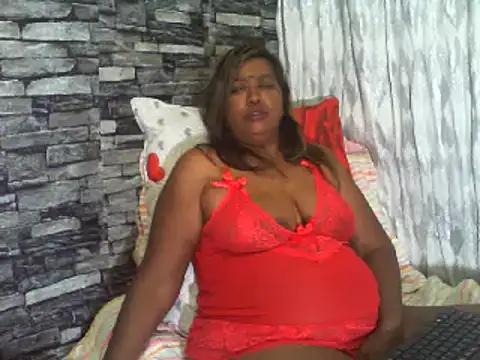 Mammabear_4u from StripChat