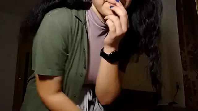 MandaDestiche from StripChat is Freechat