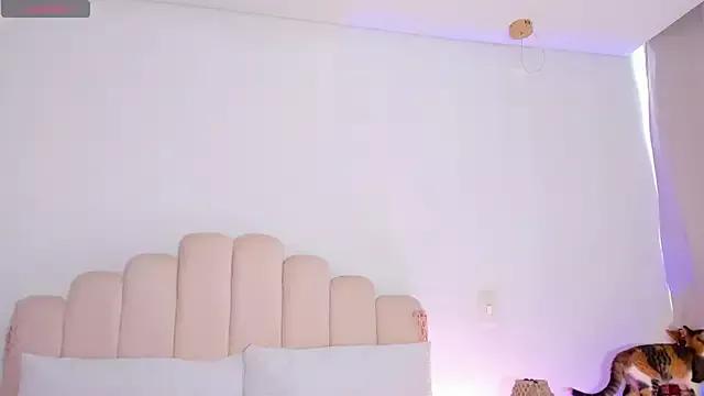 Manelyk__moon from StripChat is Freechat