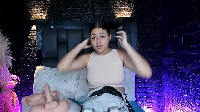 Maraa_Rivera from StripChat is Freechat