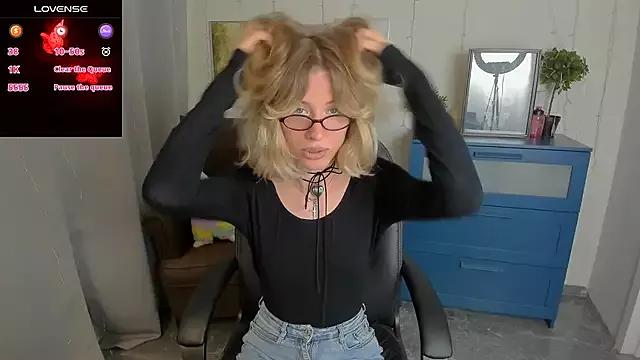 MaraCooperrr from StripChat