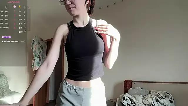 Photos of MargarettNewbie from StripChat is Freechat