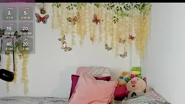 mari-ross from StripChat is Freechat