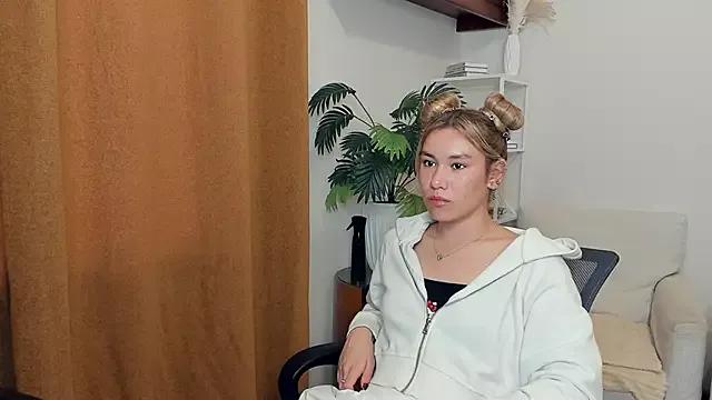 MariamCrissey from StripChat is Freechat