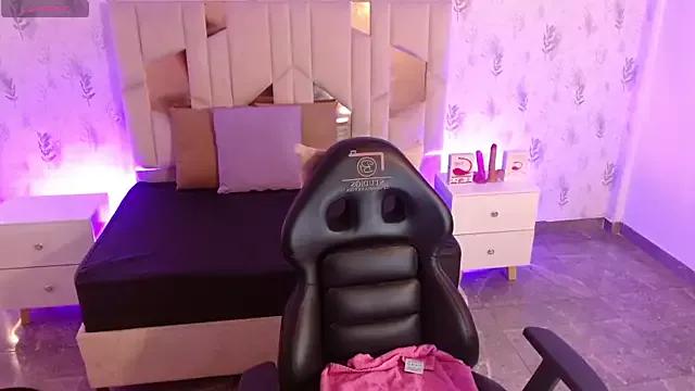 MARIANA_TAY1 from StripChat is Freechat