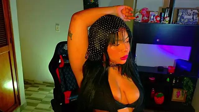 Marianaxprada from StripChat is Freechat