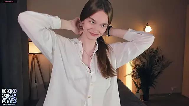 MarianFares from StripChat is Freechat