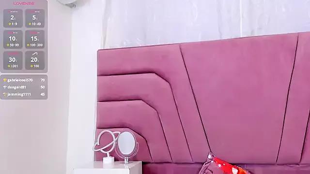 MarianRosse from StripChat is Freechat