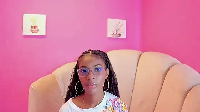 MarianRosse from StripChat is Freechat