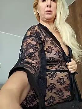 MariaRichi_ from StripChat is Freechat