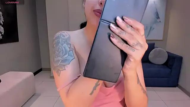 MarieWalker_ from StripChat is Freechat