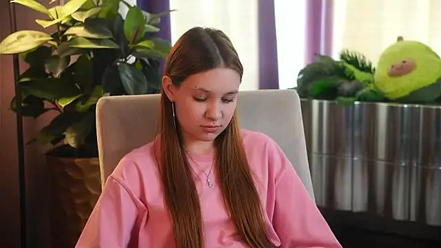 MarindaRuud from StripChat is Freechat