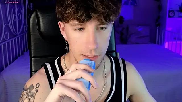 mark_caron from StripChat is Freechat