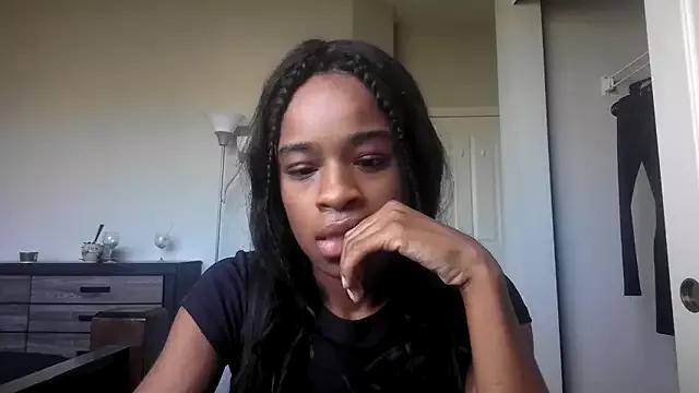 Marlowlovee from StripChat is Freechat
