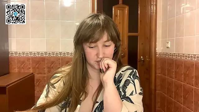 MaroonMoon_ from StripChat is Freechat