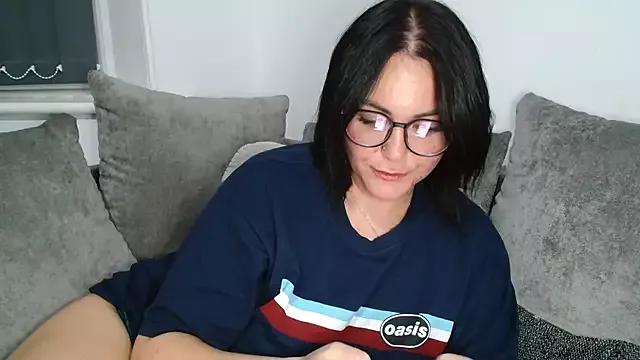 MARRIED_MIA_UK from StripChat