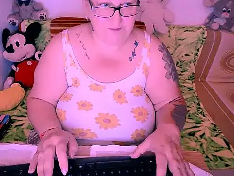 MarryBigBoobs69 from StripChat