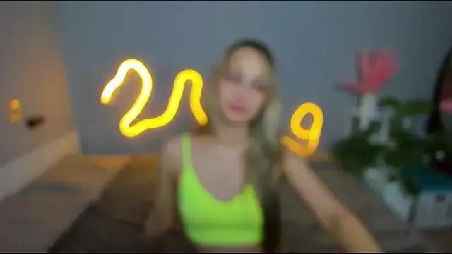 Mary_mauss from StripChat is Freechat